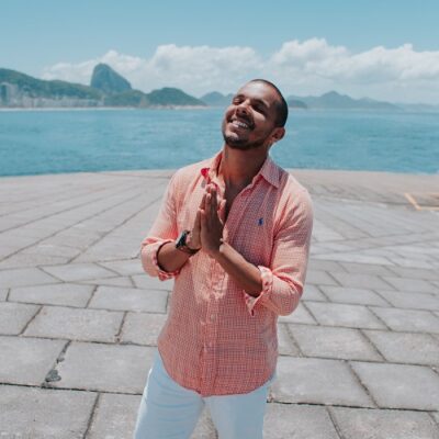 36 Uplifting Monday Morning Prayers for a New Week