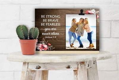 15 Best Joshua 1:9 Gifts (Feel Strong & Courageous!)