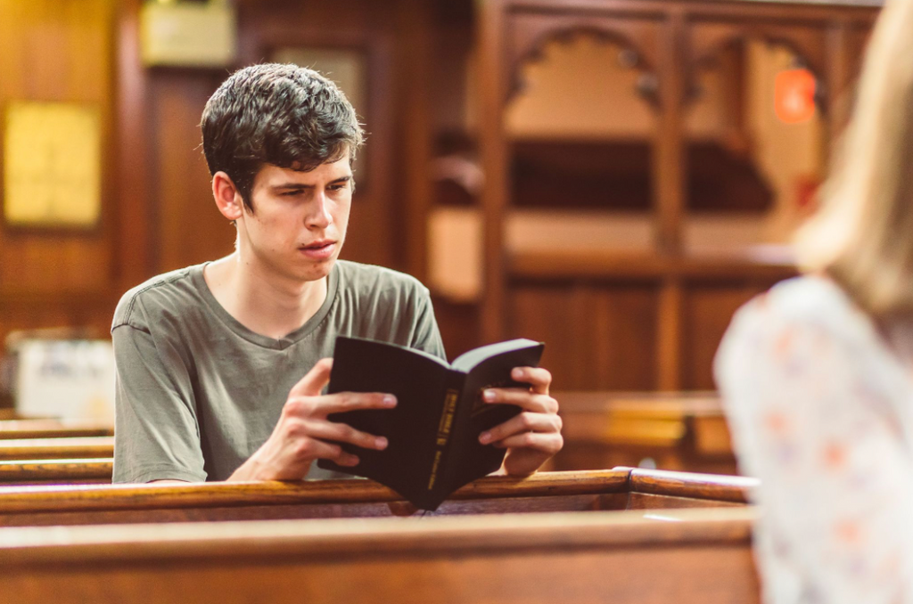 How Christian Students Can Balance Religion and Studying Effectively
