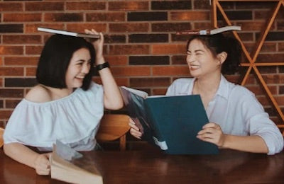 10 Best Gifts for Christian Friends (Custom, Personalized & Bespoke Ideas)