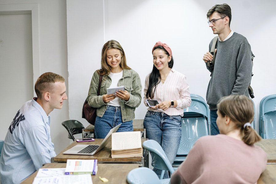 7 Opening Prayers That Invite the Holy Spirit Into Meetings (with commentary)