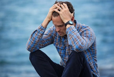 15 Comforting Bible Verses to Calm Anxiety and Fear (With Commentary)